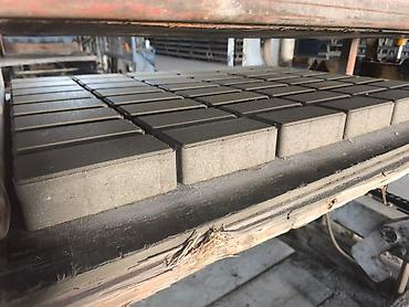 beton panel satisi: Rəngli səki daşları – zavod istehsalı - İkiqat qatlı vibropress — 9
