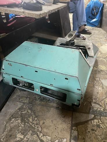 oyuncaq dəmir maşın: Retro uşaq pedallı maşını – metal kuzovlu Məhsul təsviri: - Korpus — 2