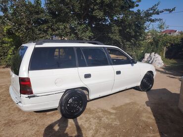 Opel: Opel Astra: 1.7 l | 1997 il 68000 km Universal — 4