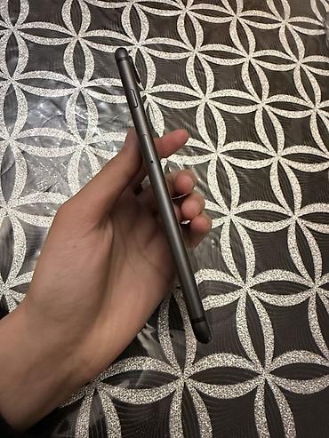Apple iPhone: IPhone 8 Plus, 64 GB, Qara, Barmaq izi — 7