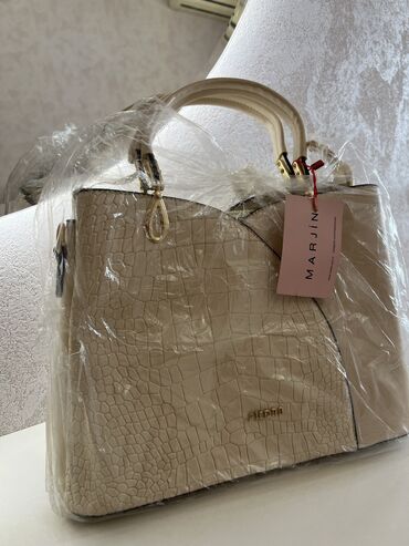 Çantalar: Yeni bej qadın çantası