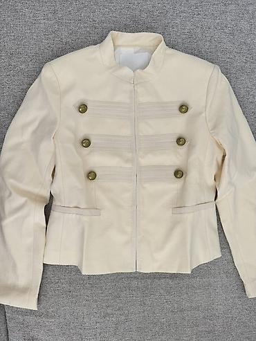 ZARa düyməli fitted jaket - Rəng: krem/ivori - Model: qısa, bədənə — 3