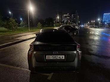 Транспорт: Toyota Prius: 2018 г., Вариатор, Гибрид, Хэтчбэк — 5