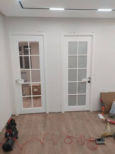 прозрачная кухонная мебель: Ички эшик айнек менен, Боёлгон, түсү - Ак