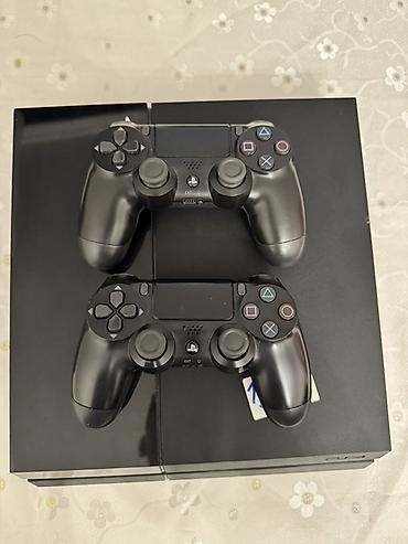 playsation 4 fat model: Sony PlayStation 4 (PS4) – klassik “Fat” versiya, qara rəng Komplekt — 3