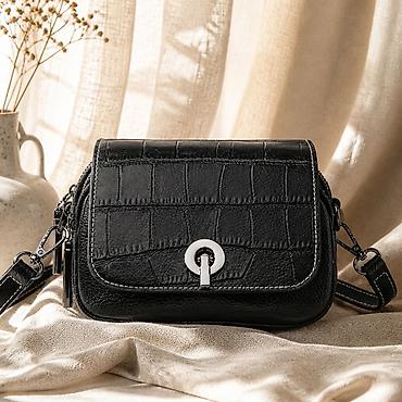 crna torba mona: Ženska crossbody torba Luxéra – crna, kroko tekstura - Materijal — 1