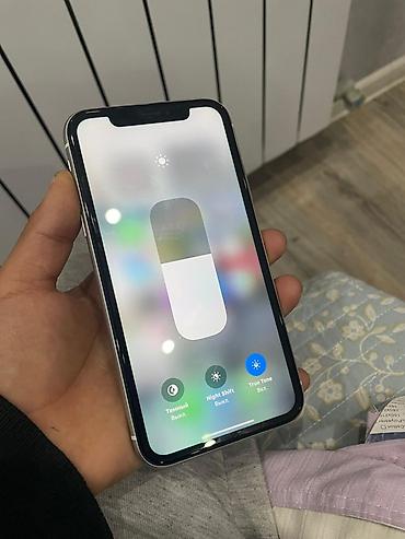Apple iPhone: IPhone Xr, Б/у, 128 ГБ, Белый, Чехол, 77 % — 2