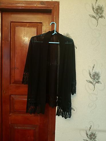 Qara krujeva detallı yüngül kardiqan - Rəng: qara - Model: açıq önlü