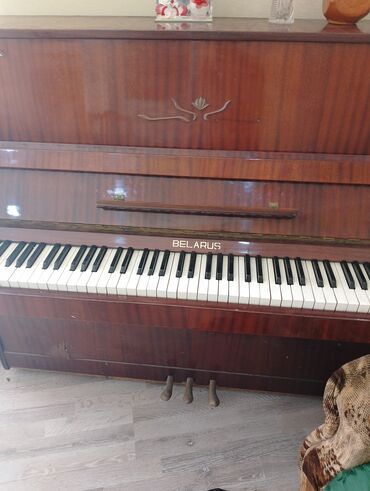 piano gallery: Besarus.normal veziyyetdedir