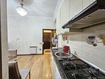 Uzunmüddətli kirayə mənzillər: Xırdalan Kristal 2de yenitikili 15mertebeli binanin 2ci mertebesinde -da lalafo.az — 4 Uzunmüddətli kirayə mənzillər: Xırdalan Kristal 2de yenitikili 15mertebeli binanin 2ci mertebesinde — 4