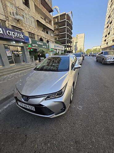 camry arxa stop: Toyota Corolla, gümüşü rəng, sedan gövdə. Rənglənməyib udarı vuruğu — 9