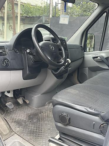 maşin satisi: Mercedes-Benz Sprinter: 2.4 l | 2006 il Van body type — 4