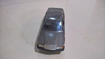 Figurice i makete: Burago Mercedes 190 e 1 prema 25Wely Taxy — 2