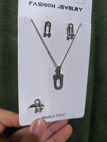 versage sep: Gümüş rəngli “Fashion Jewelry” dəsti - Tərkib: kolye, sırğa cütü və — 1