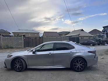 араба ош: Toyota Camry: 2021 г., 2.4 л, Автомат, Бензин, Седан — 5