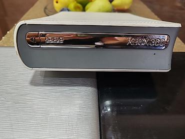 Xbox 360 & Xbox: NEISPITANI 2LAPTOPA I XBOX360 - **Sony VAIO laptop** u srebrnoj boji — 5