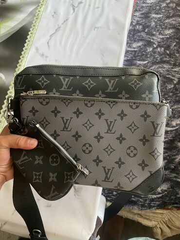 кожа кошелек: Классическая сумка, Louis Vuitton, Материал: Искусственная кожа, Съёмный кошелек, Унисекс
