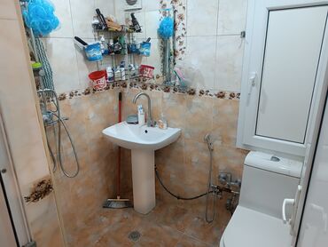 Köhnə tikili: Bakı, Yasamal, 6 otaqlı, Köhnə tikili, m. İnşaatçılar, 200 kv. m -da lalafo.az — 2 Köhnə tikili: Bakı, Yasamal, 6 otaqlı, Köhnə tikili, m. İnşaatçılar, 200 kv. m — 2