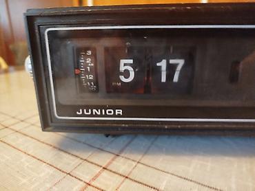 digitalni led sat: Retro stari radio Junior flip budilnik vintage. Nepoznato stanje — 9