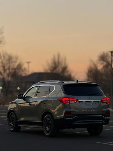 Другие автомобили: Внедорожник (5 дверей), цвет серый металлик. Основные особенности: - — 7