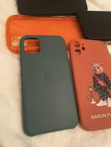 Kabrolar: İphone 11 üçün kabrolar. Qırmızı və pişikli olan yenidir. Bütün