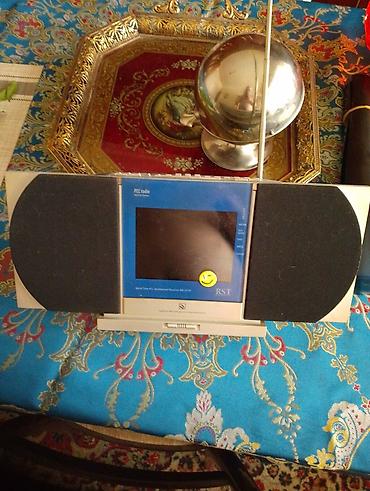 Radio: Radiogəbuledici yeni kimidi. Hec bir problemi yoxdu. Vats ap aktivdir — 1