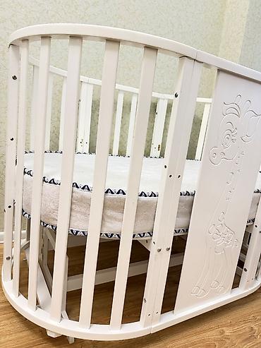 Mebel: Oğlan və qız üçün, İşlənmiş, Yumru, Beşik, Matras ilə, Yellənmə mexanizmi ilə — 3