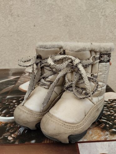 детская зимняя обувь на овчине: Зимние сапожки на девочку внутри овчина, очень теплые