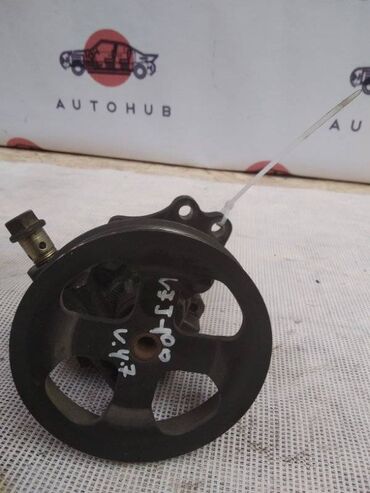 Решетки радиатора: Гур Toyota Land Cruiser J100 2UZ-FE 2002 (б/у)
