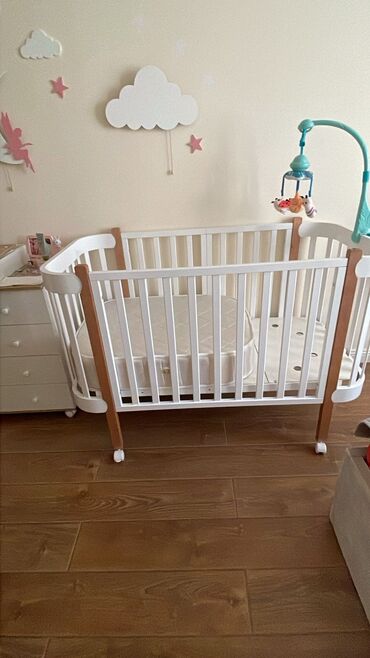 mebel boyasi: Qız üçün, Yeni, Beşik