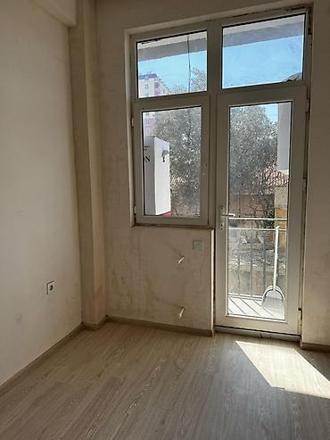 zabrat ev: Masazır qəsəbəsi, Əliağa Vahid 204 ünvanında yerləşən 3 otaqlı mənzil — 7