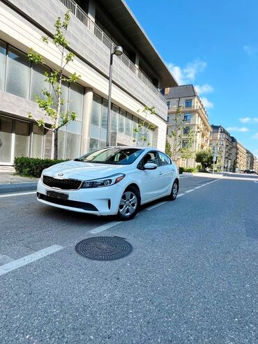 Kia: Arendeya verilir ili 2017 8 lt yanacaq isledir ekanom masindi taksiye