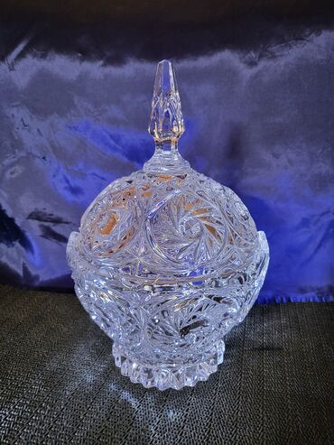 Kuhinjski setovi: Bombonijera nova kristal Zajecar 70te. Nova bombonijera,sve na njoj — 2