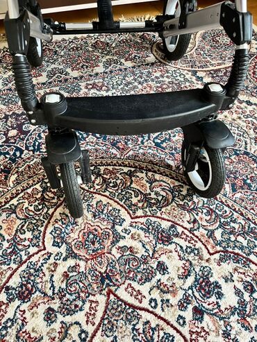 Araba-beşiklər: Çıxarıla bilən beşikli araba, İşlənmiş, Yaş: 30 ay, Ünvandan götürmə — 6