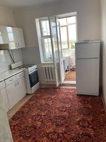 сдаю дом в бишкеке: 4 комнаты, 110 м², Индивидуалка, 4 этаж, Косметический ремонт