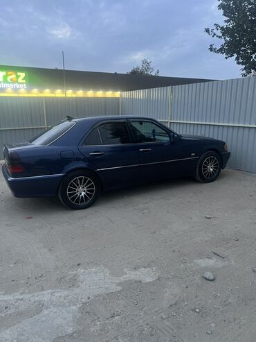 w202 oturacaq: Mercedes-Benz C-Class: 2.4 l | 1997 il Sedan