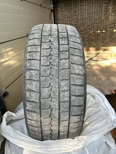 Шины: Шины 235 / 50 / R 17, Зима, Б/у, Комплект, Легковые, Япония, Dunlop