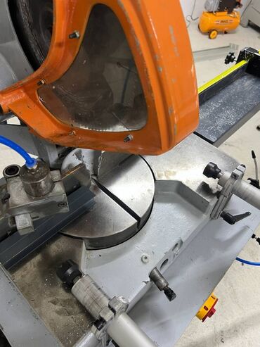 Cirkulari: Ger Masina za secenje industrijska Ispravna Novi Sad Akcija — 3