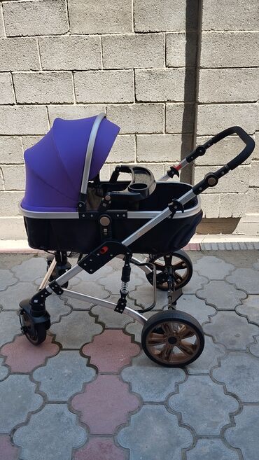 коляска для детей бу: Коляска, цвет - Фиолетовый, Б/у