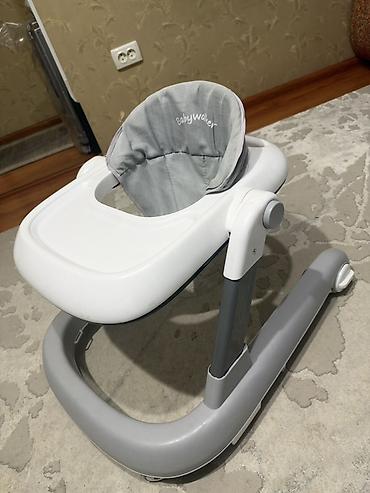 Детские ходунки: Детский ходунок BabyWalker - Компактная складная конструкция: база — 2