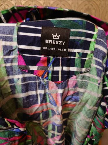 Köynəklər: Магазин закрылся в наличии осталось много качественных футболок — 8