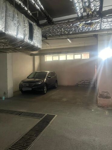 1 этаж под бизнес: Продаю парковочное место в подземной парковке, Золотой квадрат