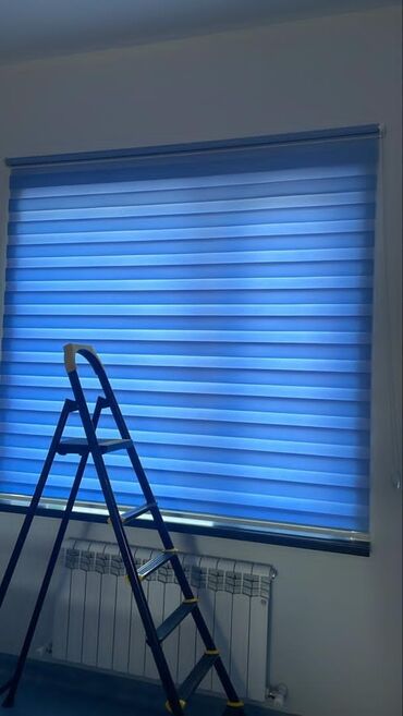 Жалюзи и рольшторы: Плиссированные шторы бежевого цвета, устанавливаются непосредственно — 8