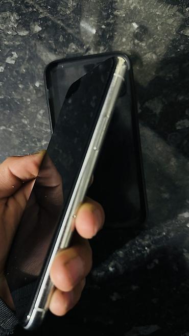 Apple iPhone: IPhone 11 Pro, Б/у, 256 ГБ, Серебристый, Зарядное устройство, Защитное стекло, Чехол, 74 % — 2