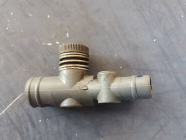 Auto delovi: Racva plina plasticna br.3. Polovno, očuvano. Skinuto sa rastavljenog — 10