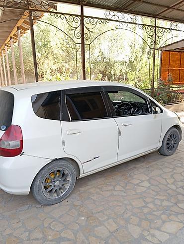 Honda Fit: 2003 г., 1.5 л, Вариатор, Бензин, Хэтчбэк — 4