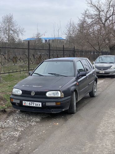 срочно продаю машину: Volkswagen Golf: 1993 г., 1.6 л, Механика, Бензин