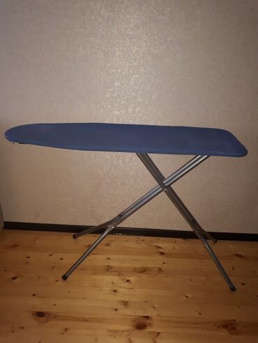 Ütüləmə lövhələri: Ütü masası (KENWOOD). 3 boyda açıla bilən,rahat açılıb bağlanan,evdə