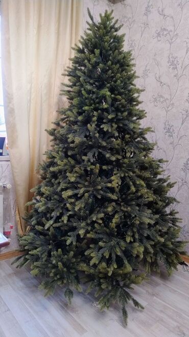 дед мороз на лестнице: Пластиковая Новогодняя Ёлка Высота примерно 240. Ручная сборка. Дед