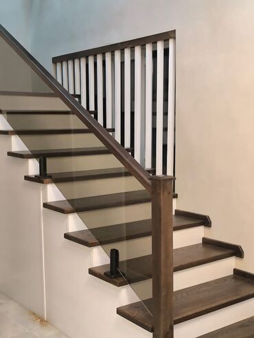 Деревянные лестницы: Деревянная лестница Для дома, Форма лестницы: Много-маршевая, Стиль: Классический — 9